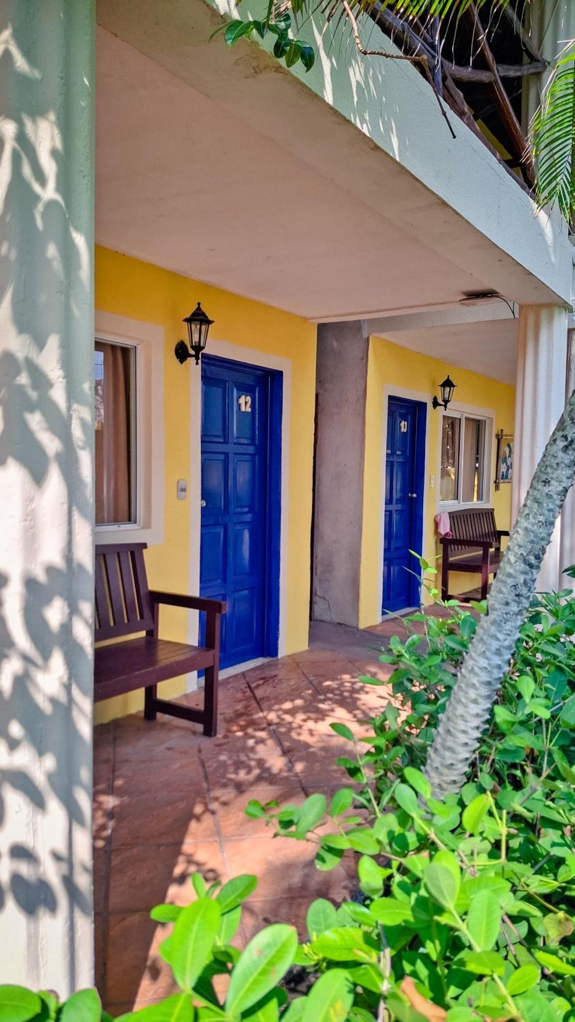 Hotel Cafe Del Sol มอนเตริโก ภายนอก รูปภาพ